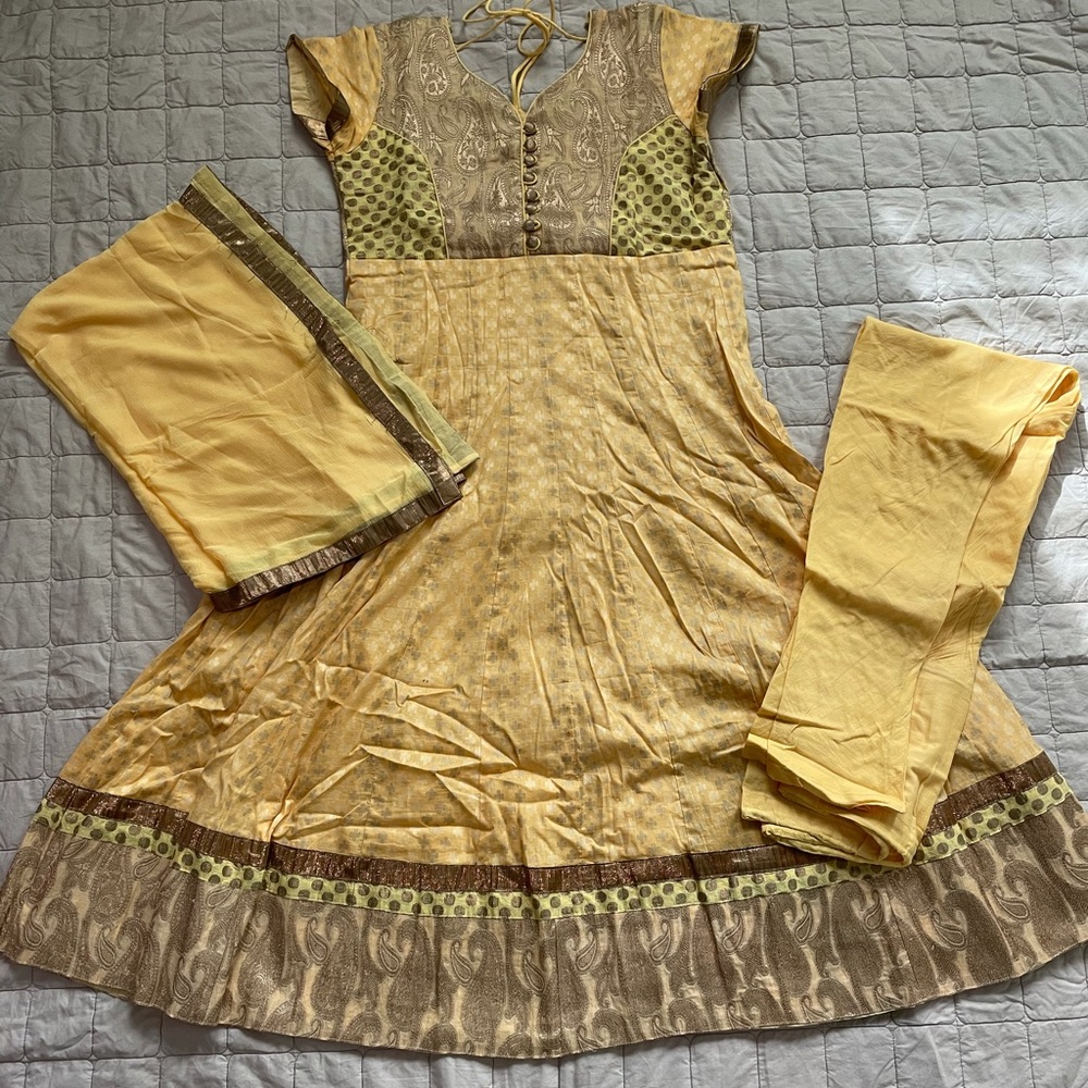 Women’s Indian dress